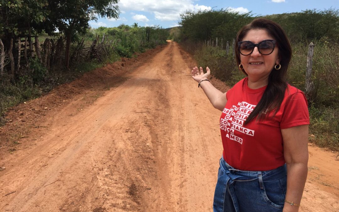 Prefeitura de Luís Correia recupera estradas na zona rural do município