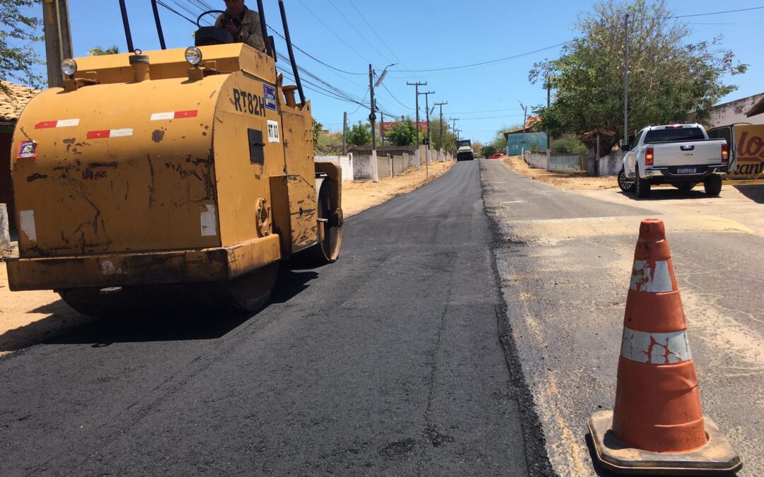 Prefeitura de Luís Correia inicia recuperação asfáltica no bairro Coqueiro