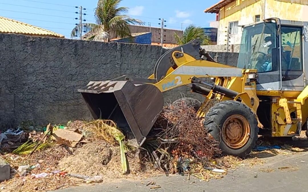 Prefeitura realiza mutirão de limpeza no Bairro Beira-mar