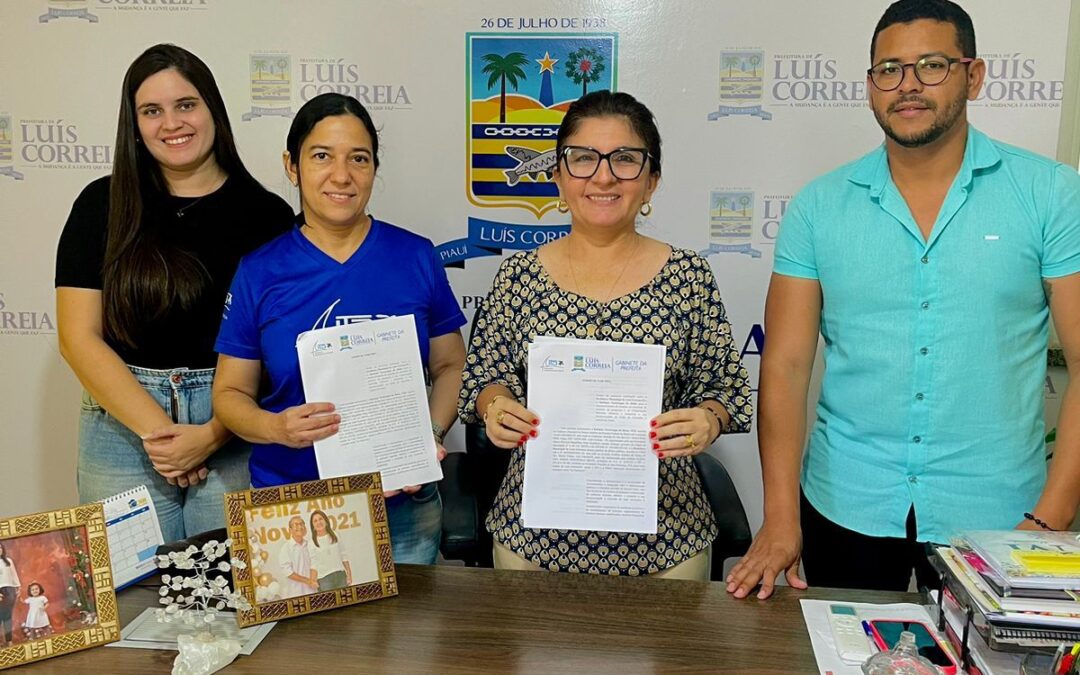 Prefeita Maninha assina Termo de Parceria entre a Prefeitura e o Instituto Tartarugas do Delta
